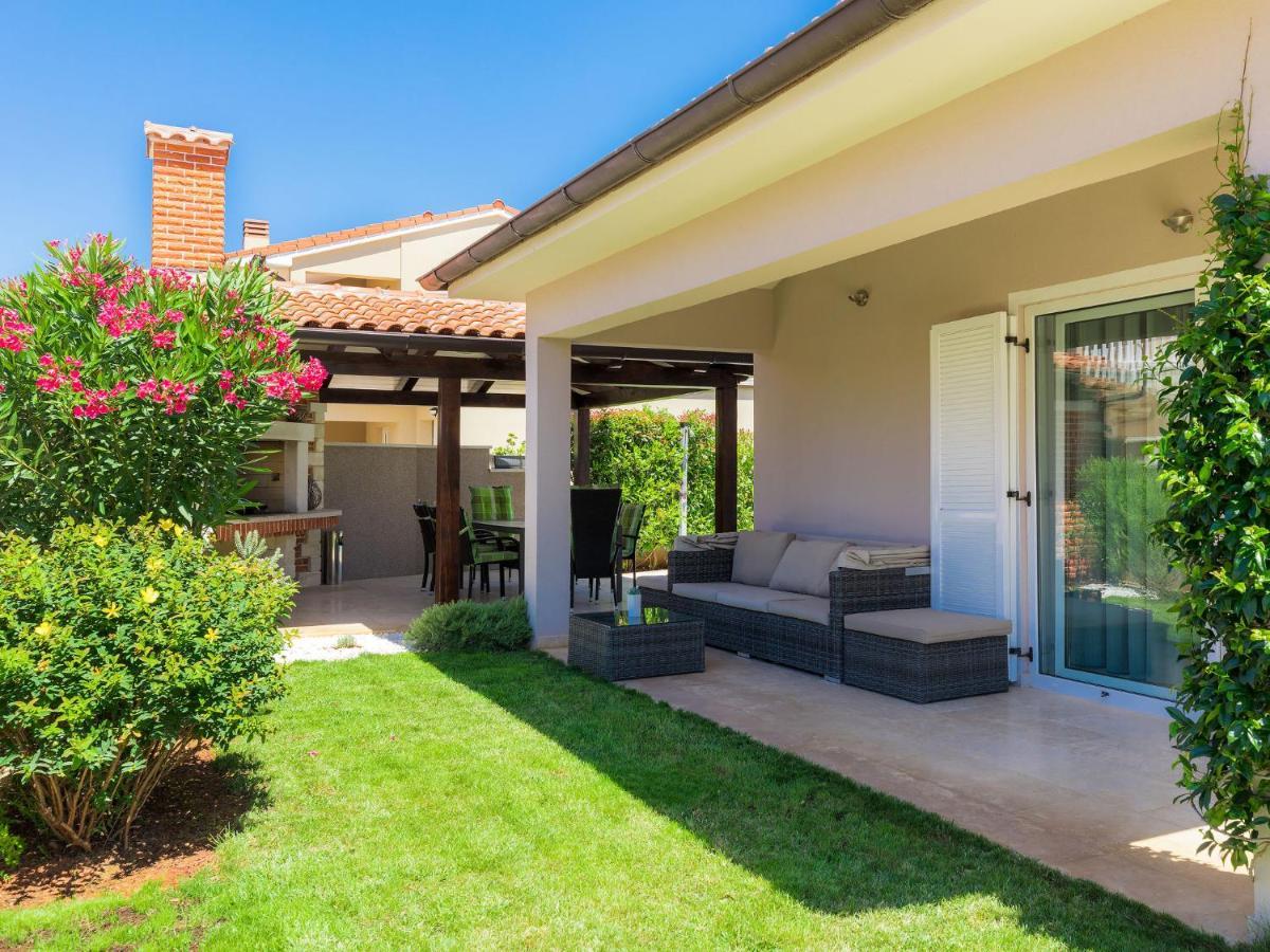 Holiday Home Villa Valentina By Interhome Loborika Екстер'єр фото